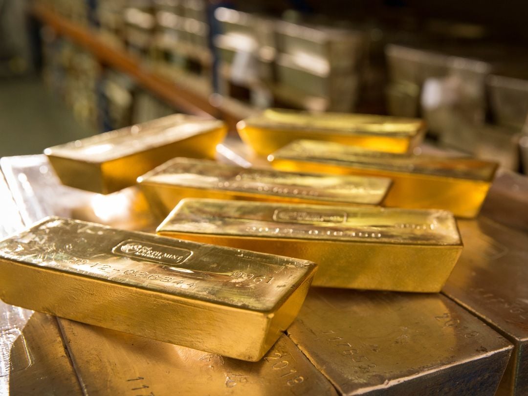 Gold beats stocks in Gallup poll