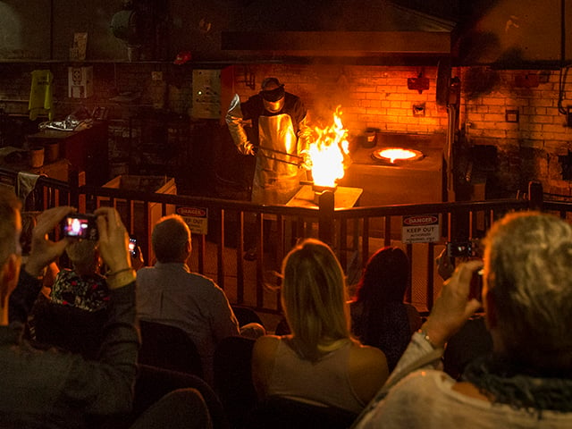 640x480Gold Pour with crowd 3 zoomed in