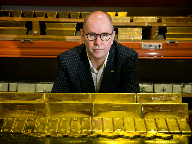 Richard Hayes Gold Bars  (640 x 480 px)