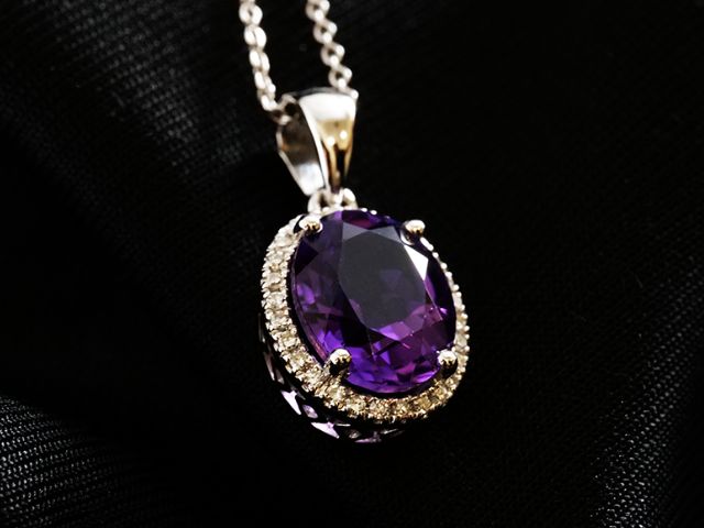 Amethyst necklace 640x480
