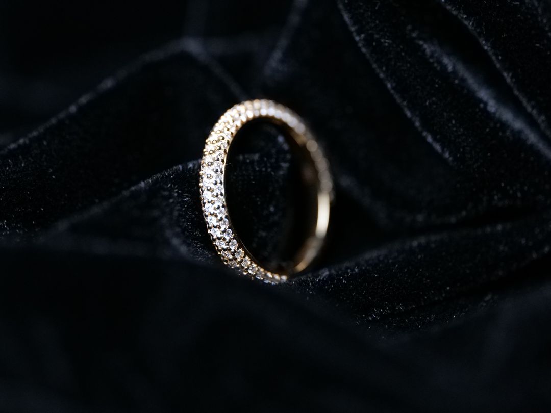 A micro-claw diamond wedding ring