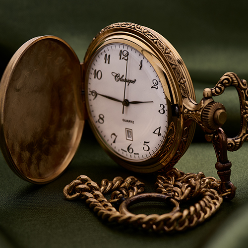 Christmas 2025 jewellery gifts   elegant timepieces 500 x 500