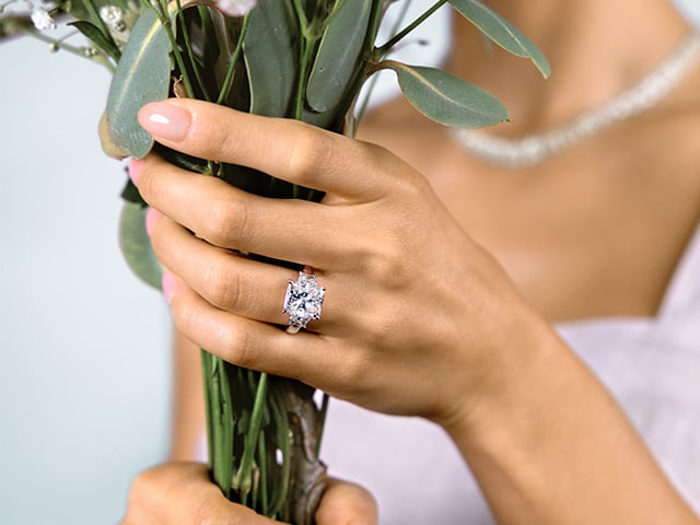 640X480 diamond ring