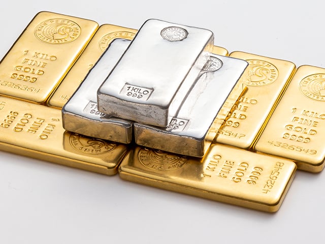 Gold and silve cast bars