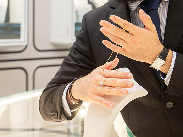 640X480 private shopping