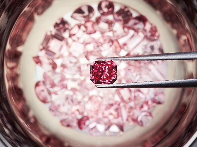 Argyle Pink Diamond 640X480