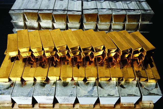 640x480Hero Invest landing page silver and gold bars