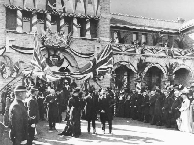 Duke and Duchess of Cornwall and York visit The Perth Mint in 1901.