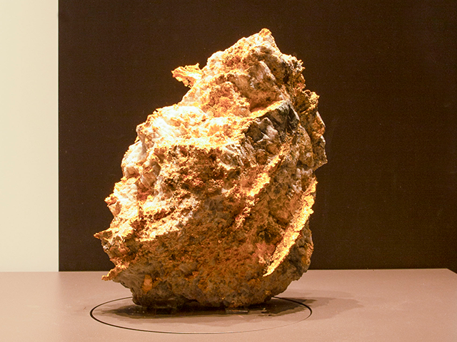 King Henry gold specimen at The Perth Mint