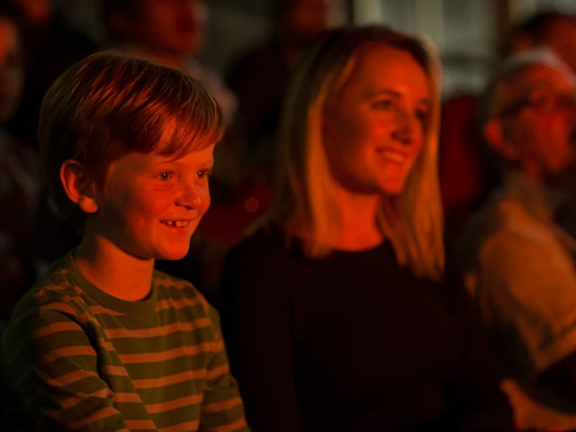 640x480gold pour audience