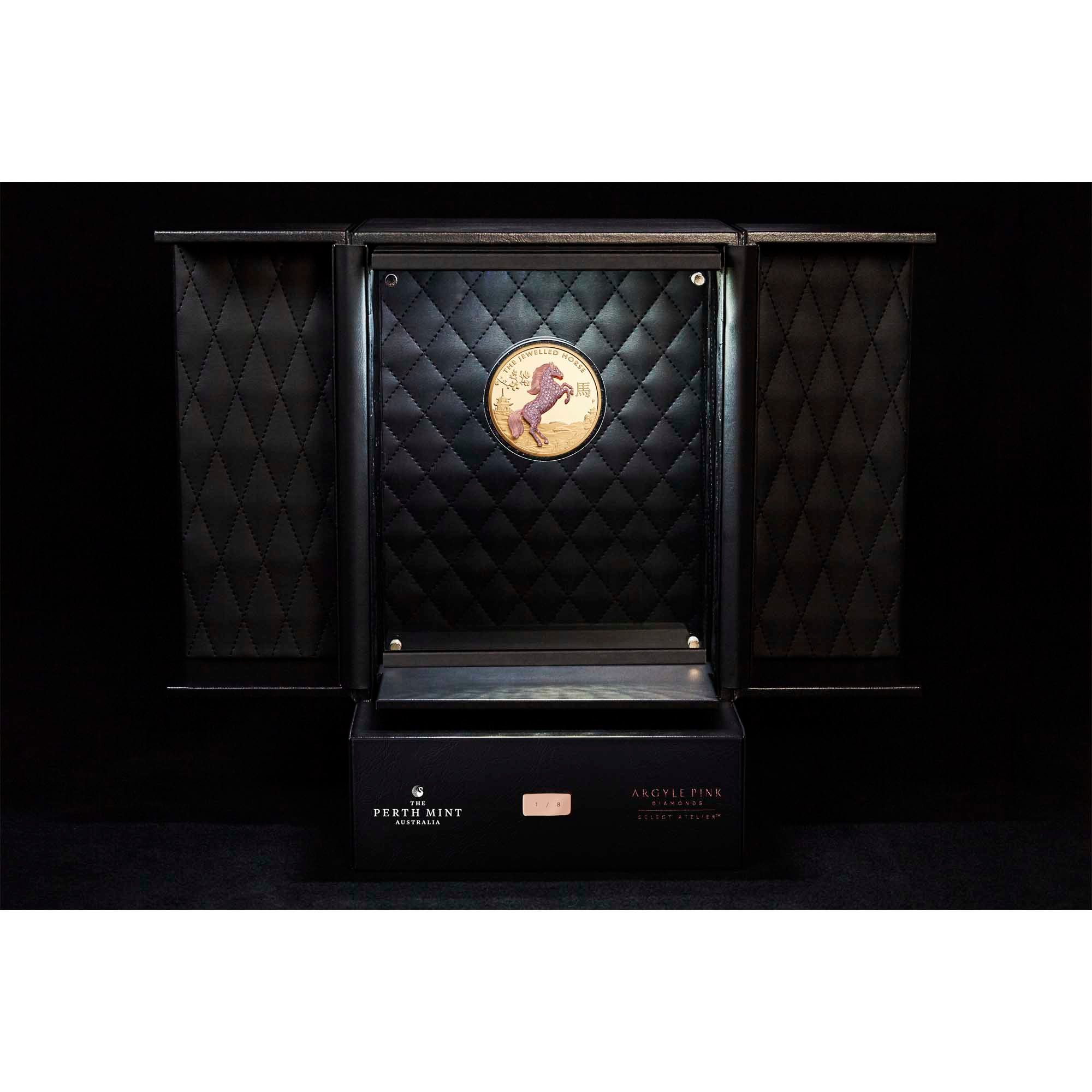 06 the jewelled horse 2021 10oz gold proof Packaging