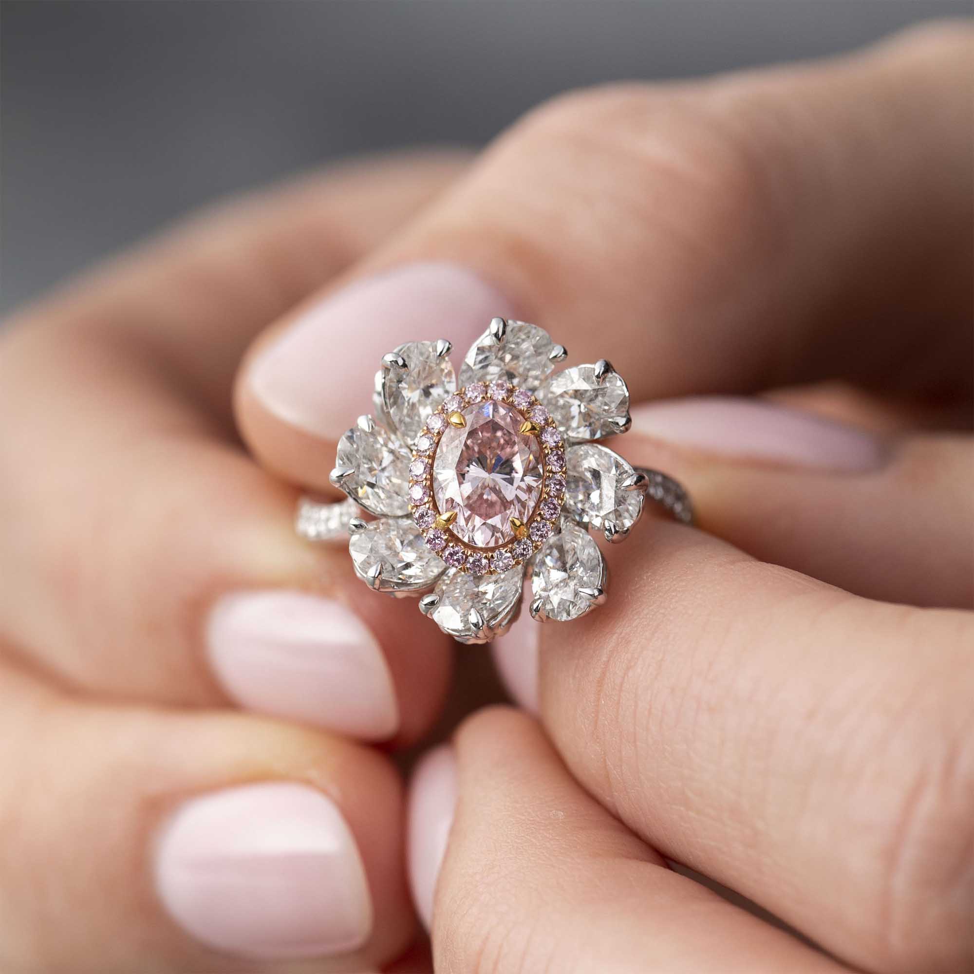 3 RIJS2004 Viola Pink Diamond Ring Stylised