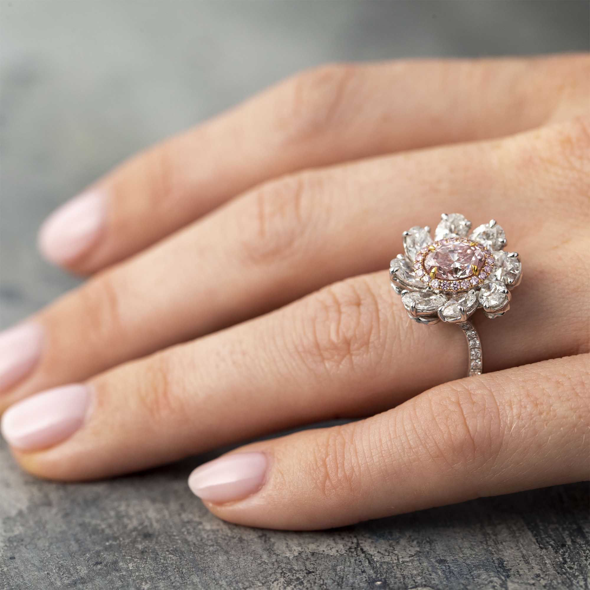 4 RIJS2004 Viola Pink Diamond Ring Stylised