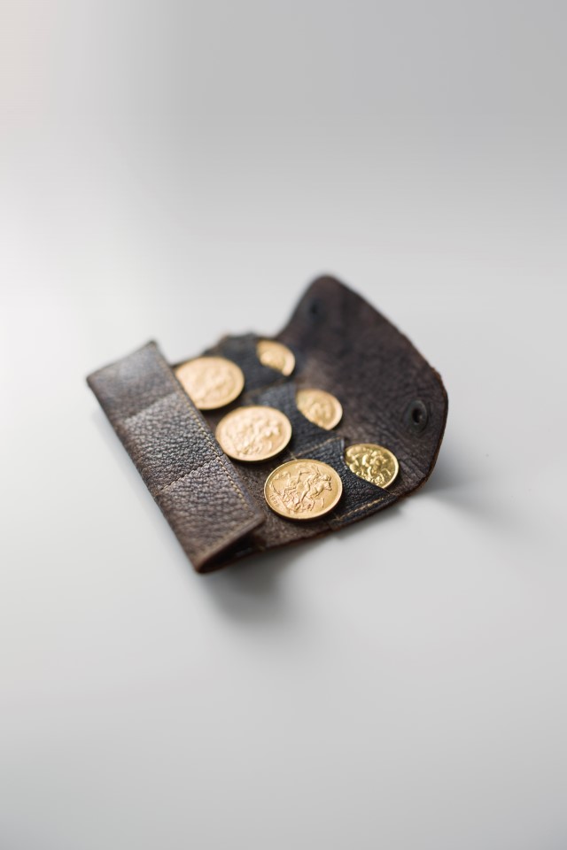 Coin collecting pouch