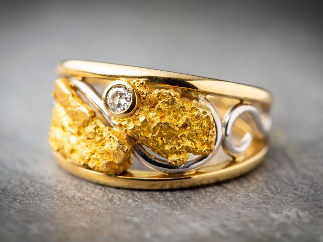 gold nugget ring 640x480
