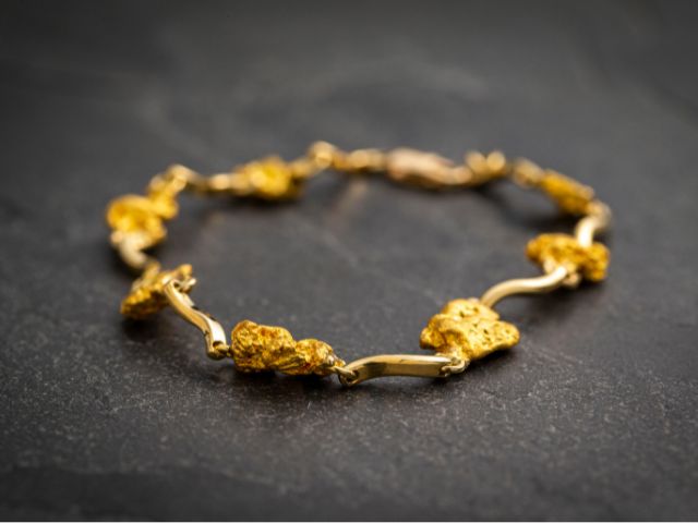 Gold nugget bracelet 640x480
