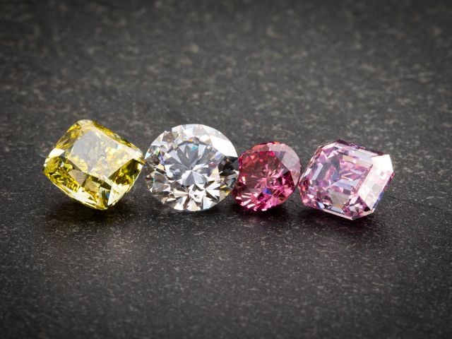 Mixed diamonds 640x480