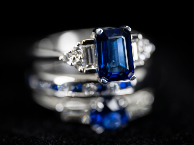 Sapphire ring 640x480