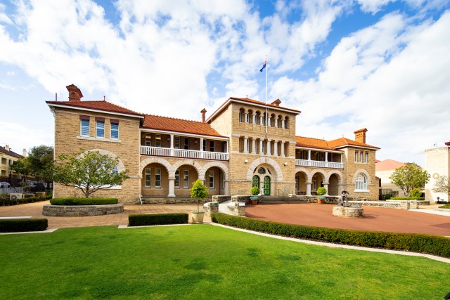 640 x Perth Mint Building