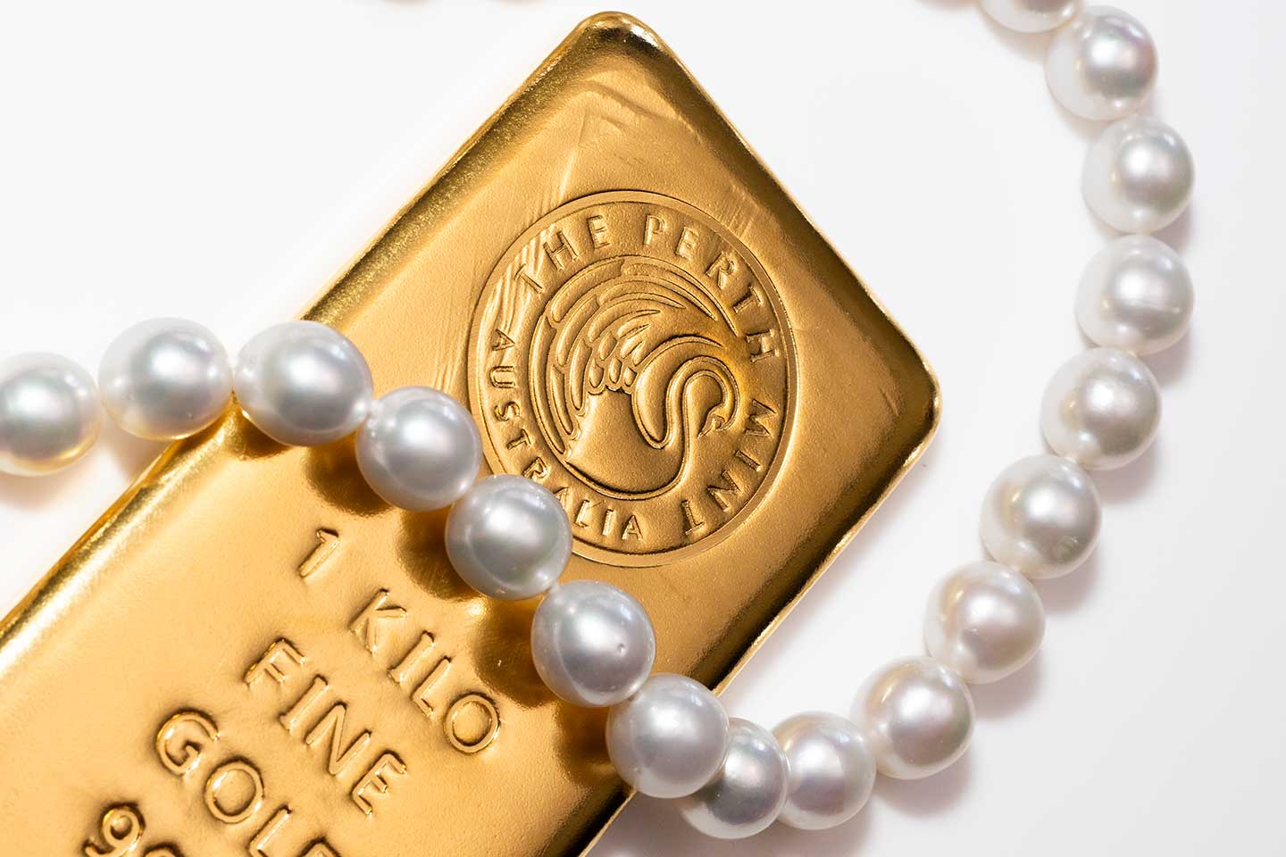 Perth Mint gold bar with Willie Creek Pearls